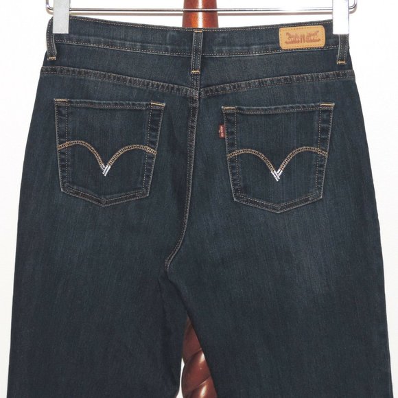 Levi's 512 Perfectly Slimming boot cut jeans - Picture 7 of 8